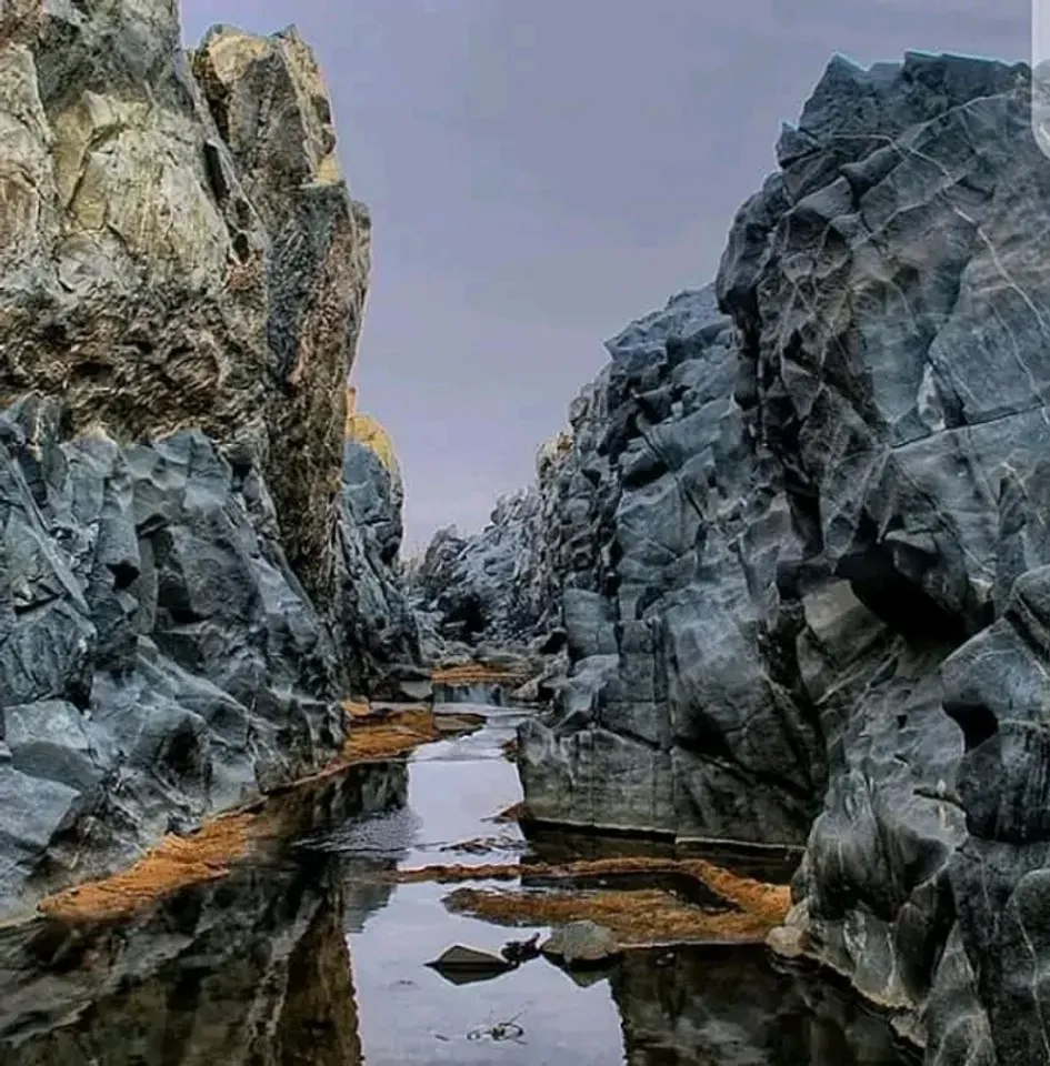 Formations rocheuses impressionnantes des Gorges de Kola à Guider, Cameroun.