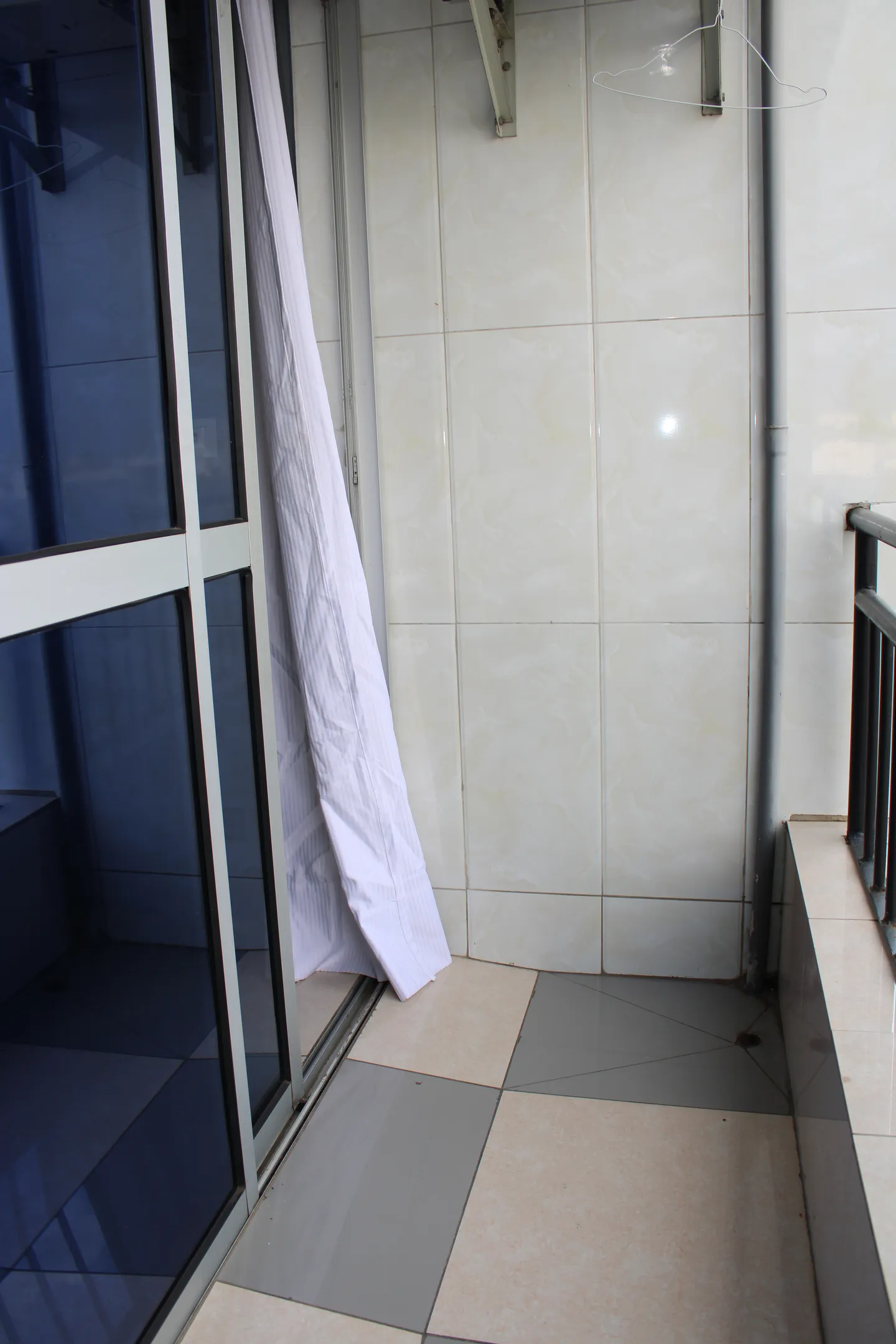 Appartement Meublé Bonamoussadi, Douala (3/10)