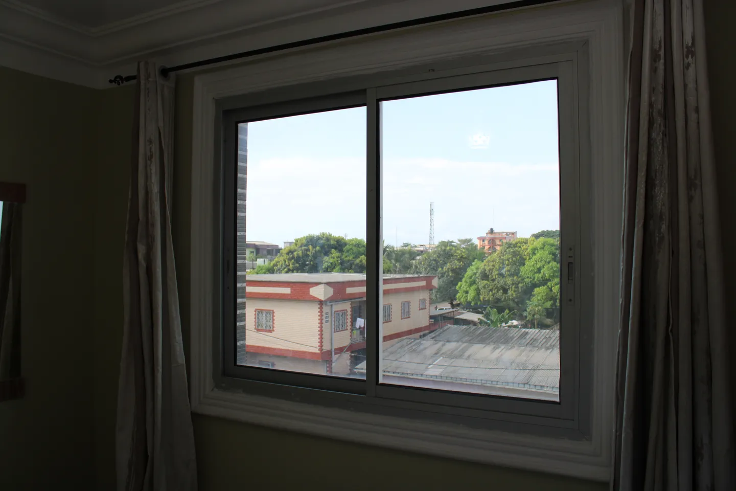 Appartement Meublé Bonamoussadi, Douala (6/10)