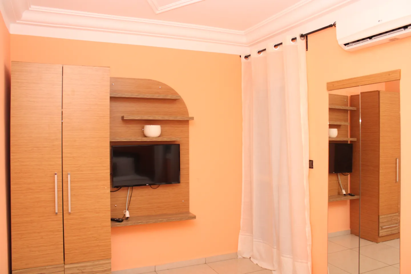 Appartement Meublé Bonamoussadi, Douala (9/10)