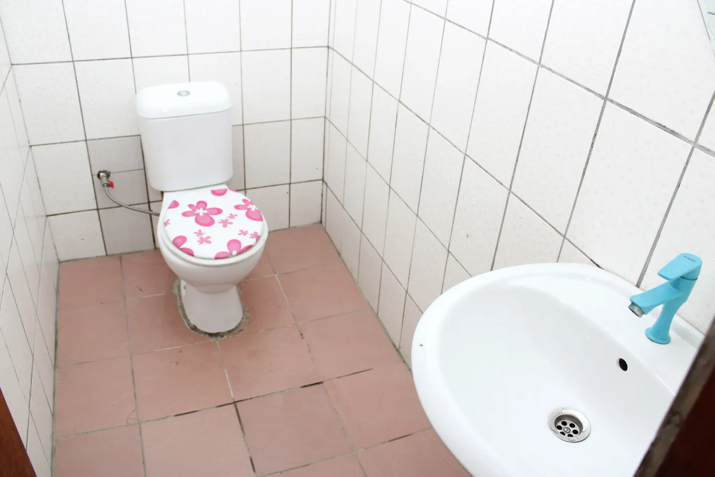 Appartement Meublé Ndobo Bonaberi , Douala (8/12)