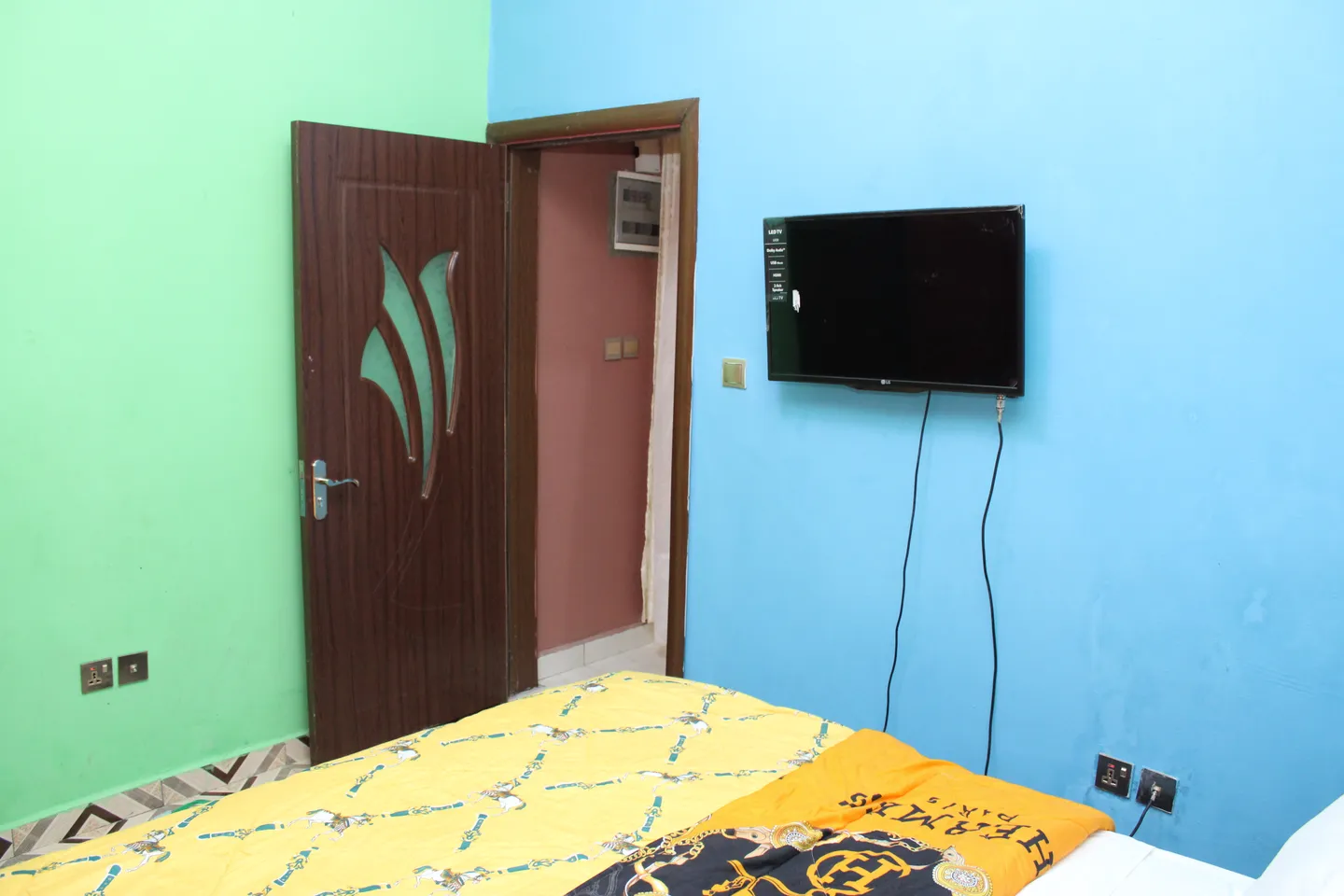 Studio Meublé Ndobo Bonaberi , Douala (5/7)