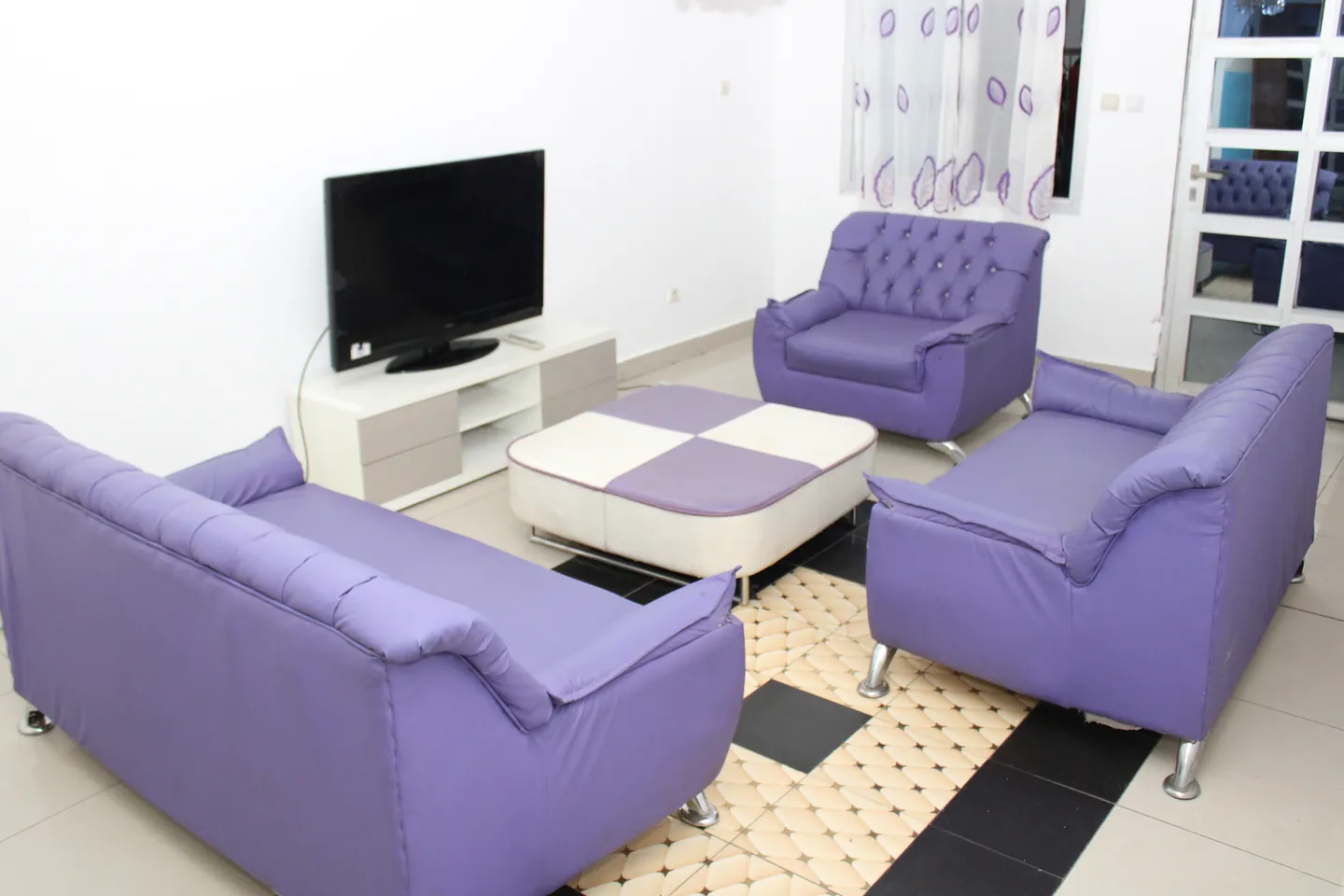 Appartement Meublé Ndobo Bonaberi , Douala (1/9)