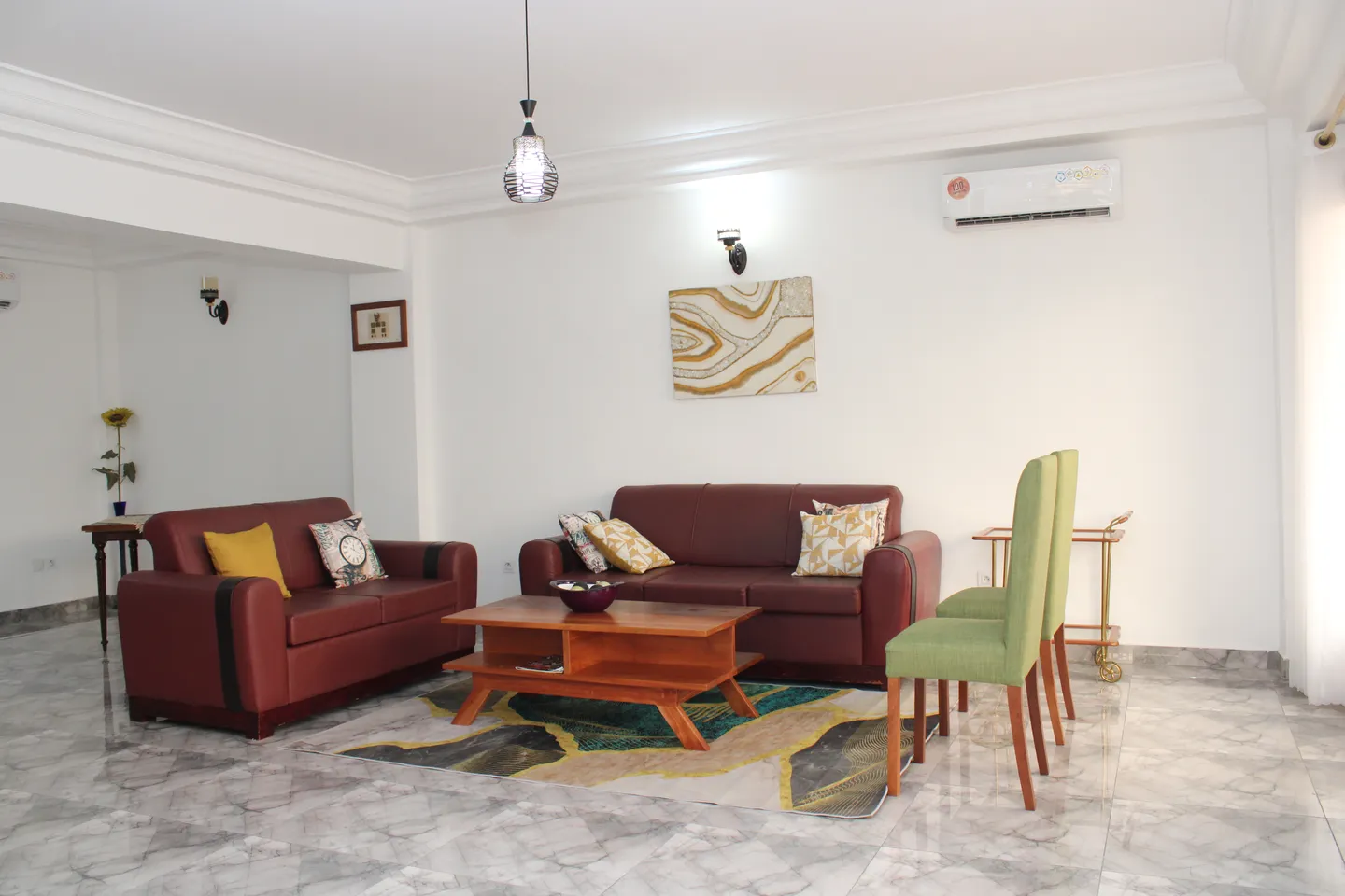 Appartement Meublé Bonapriso, Douala (1/40)