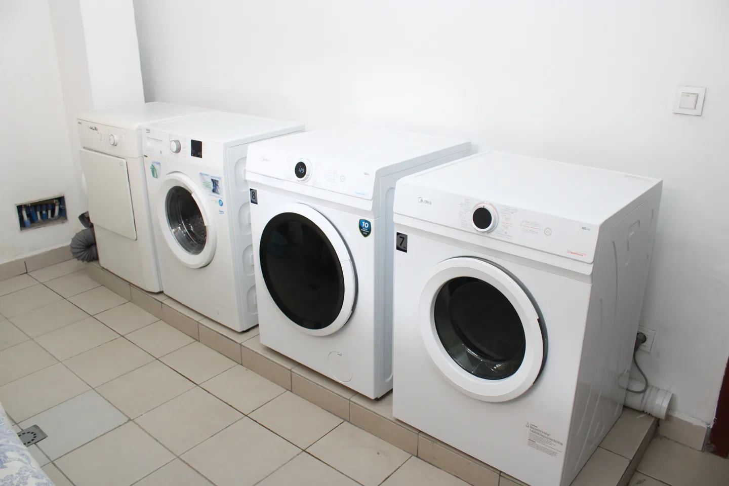 Appartement Meublé Bonapriso, Douala (3/40)