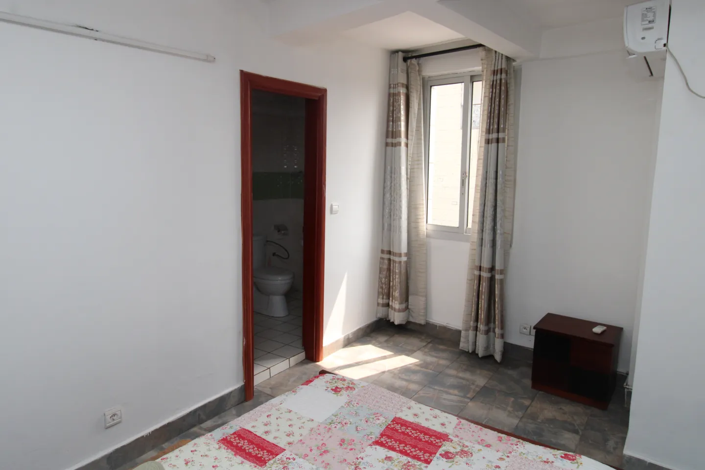 Appartement Meublé Akwa, Douala (8/14)