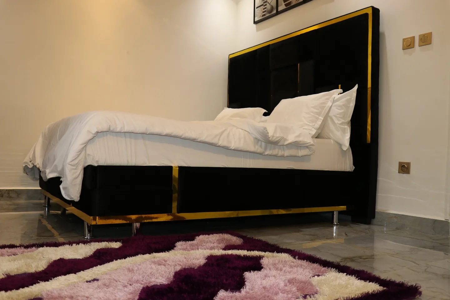 Chambre Meublée Bonaberi, Douala (1/17)