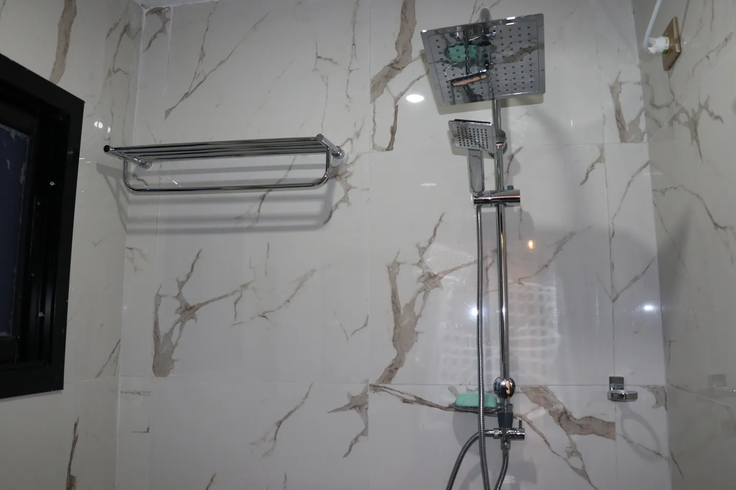 Chambre Meublée Bonaberi, Douala (5/17)