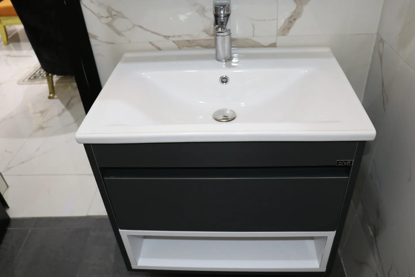 Chambre Meublée Bonaberi, Douala (2/12)