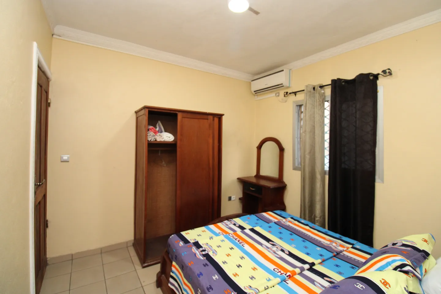 Studio Meublé Akwa, Douala (9/17)