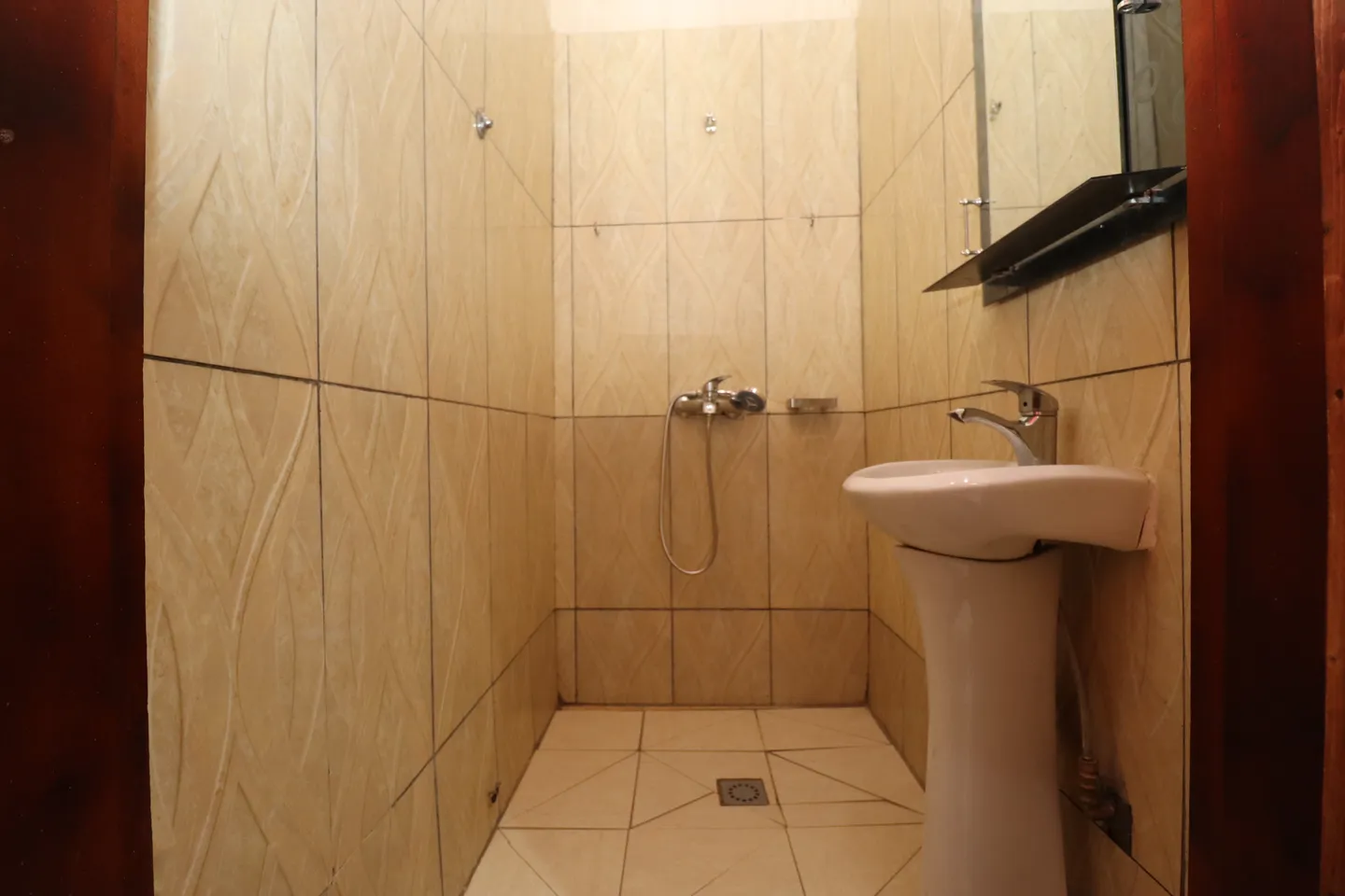 Appartement Meublé Mpangou, Kribi (6/11)