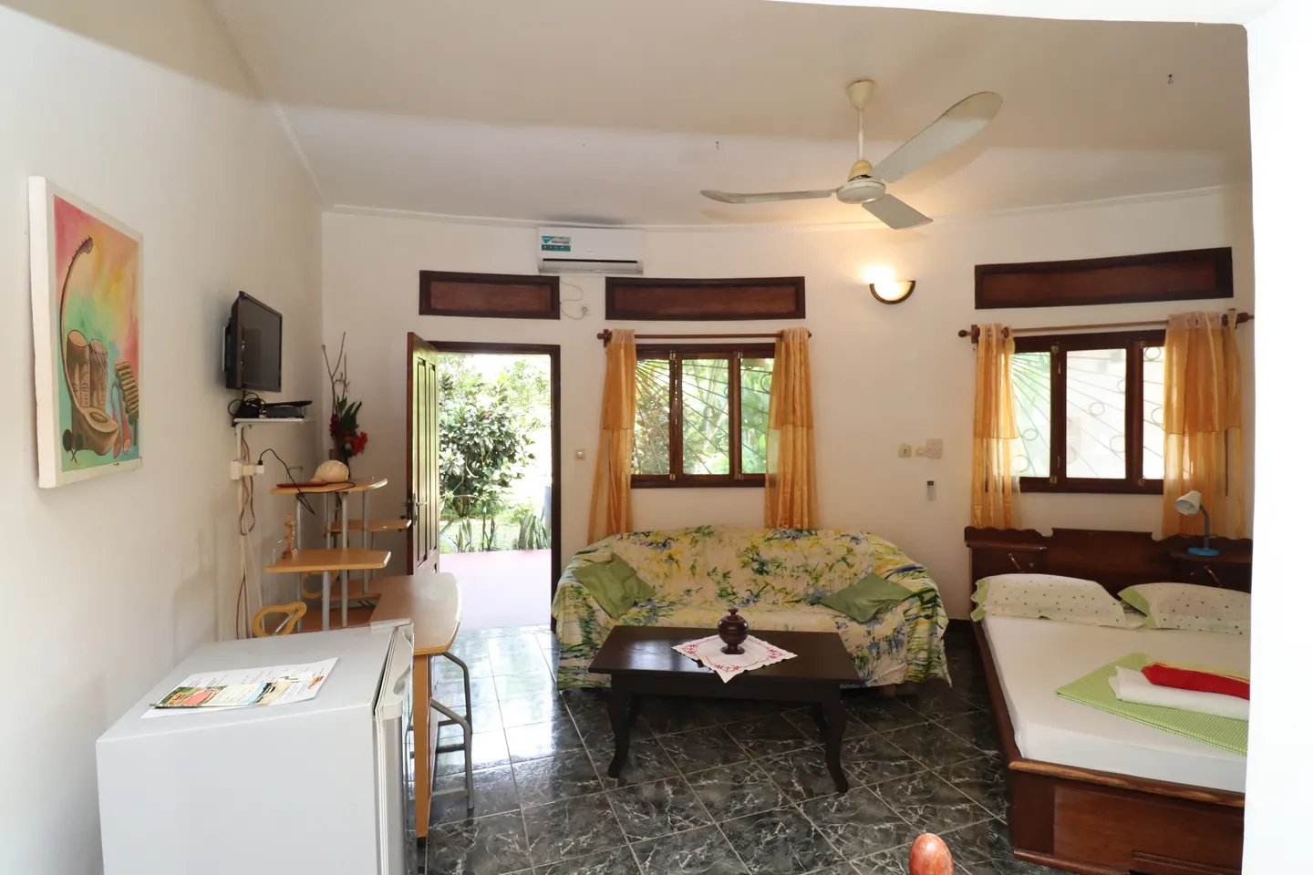 Chambre Meublée Bwambe, Kribi (1/13)
