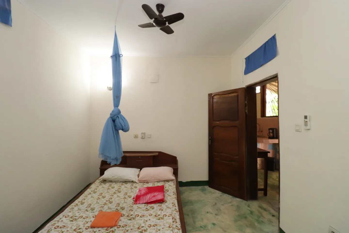 Chambre Meublée Bwambe, Kribi (3/17)