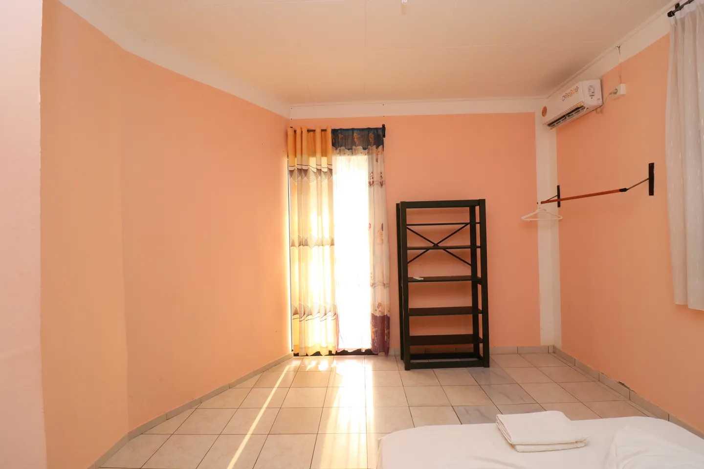 Appartement Meublé Carrefour Ebomé, Kribi (2/14)