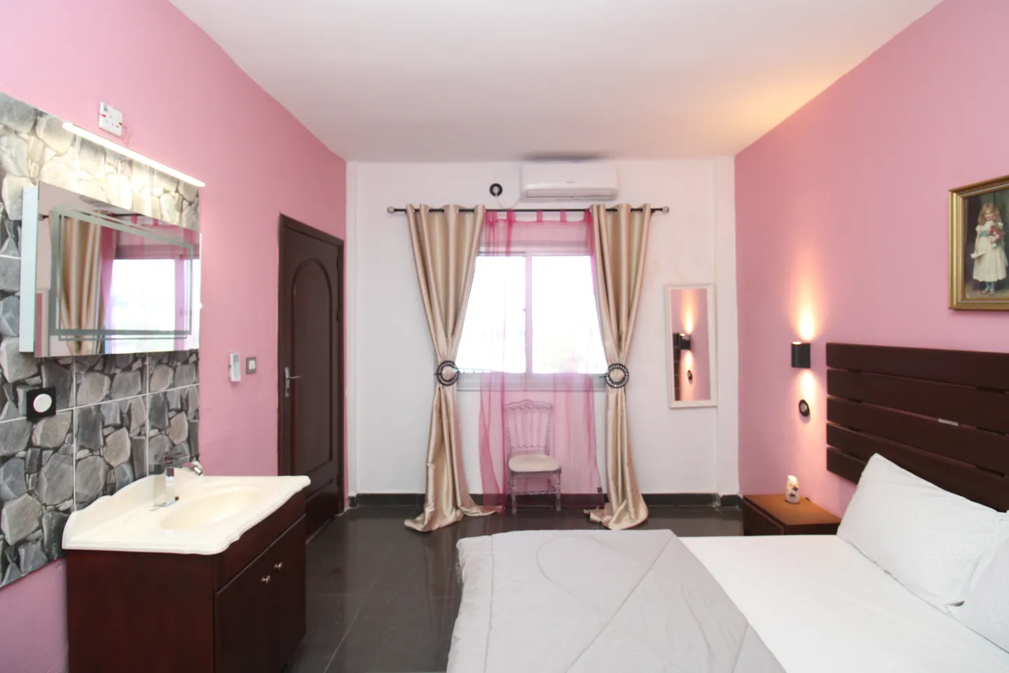 Studio Meublé Japoma Stade, Douala (8/12)