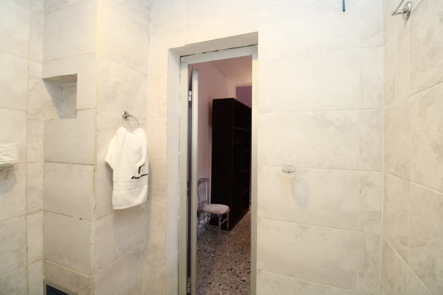 Studio Meublé Japoma Stade, Douala (9/12)