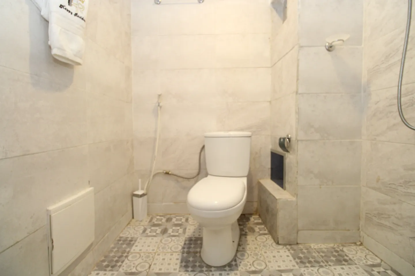 Studio Meublé Japoma Stade, Douala (9/12)