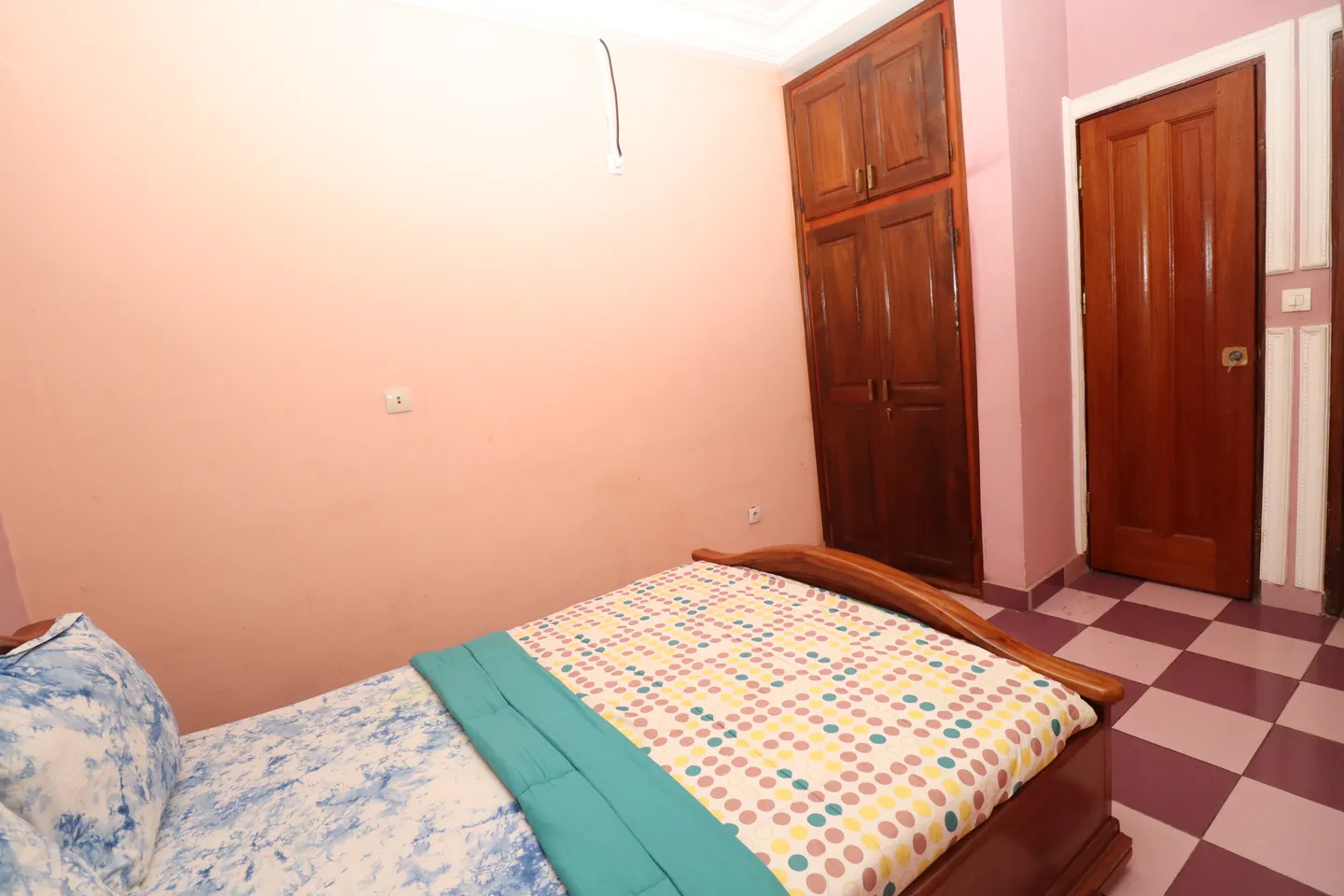Chambre Meublée Mokolo, Kribi (9/19)