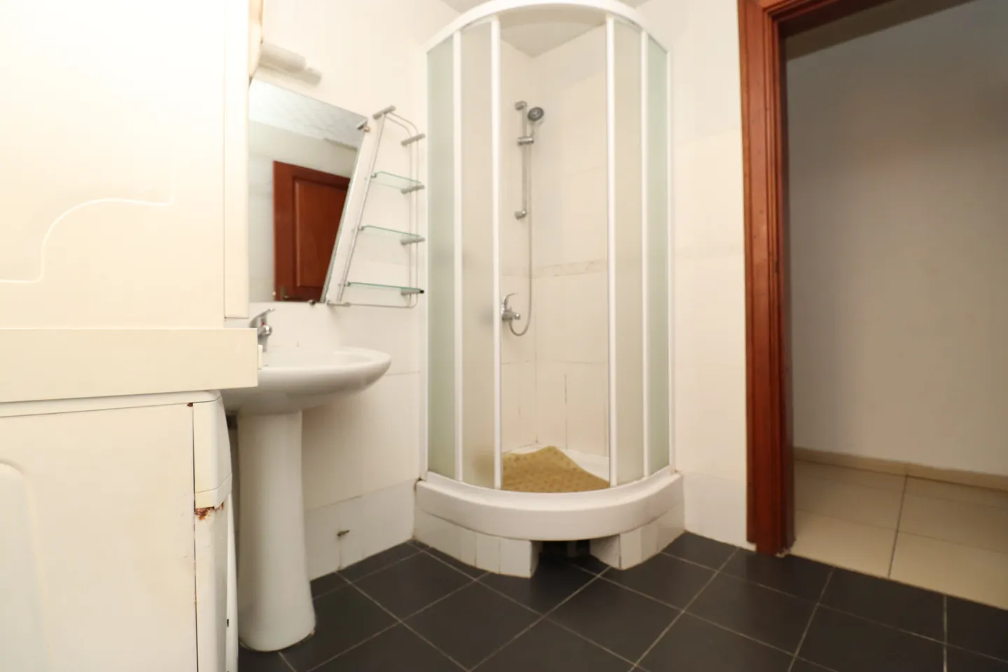 Appartement Meublé Bali, Douala (8/17)