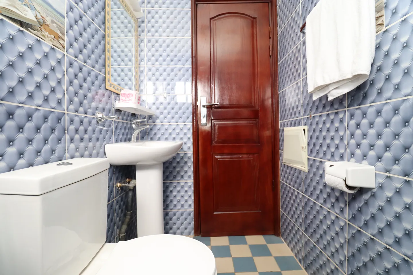 Appartement Meublé Denver Bonamoussadi, Douala (9/19)