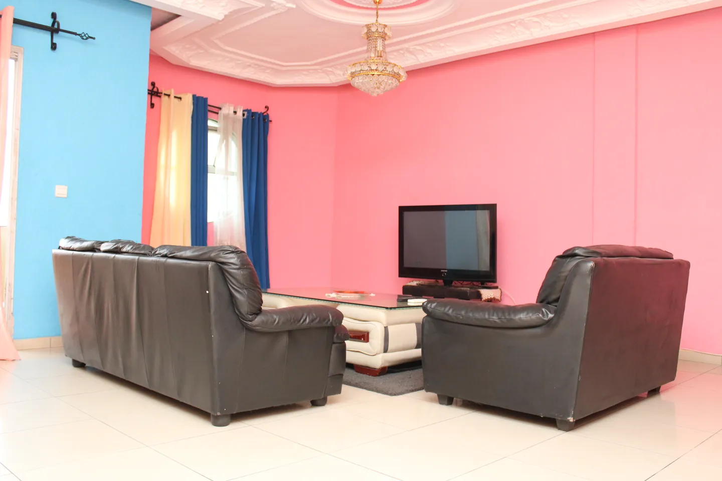 Appartement Meublé Bonamoussadi, Douala (1/19)