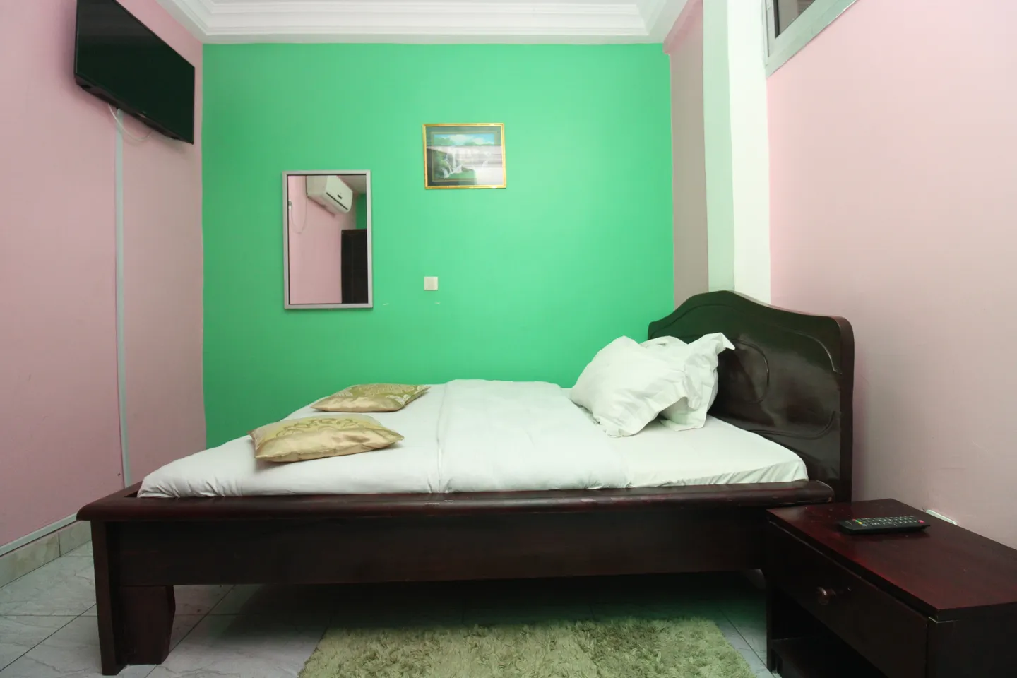 Studio Meublé Logpom, Douala (7/11)