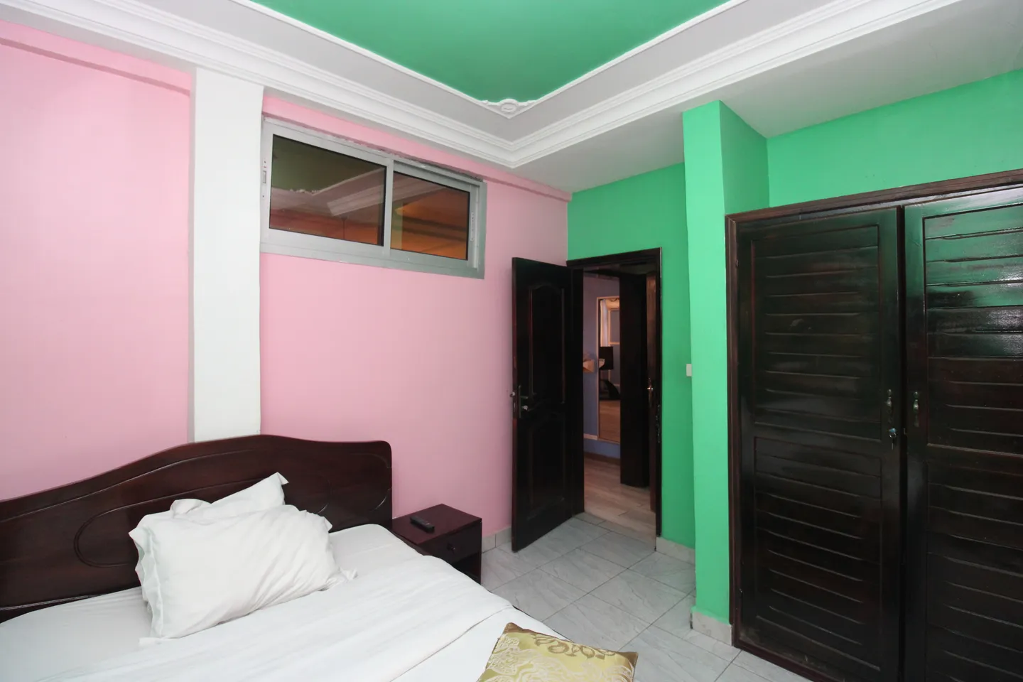 Studio Meublé Logpom, Douala (9/11)