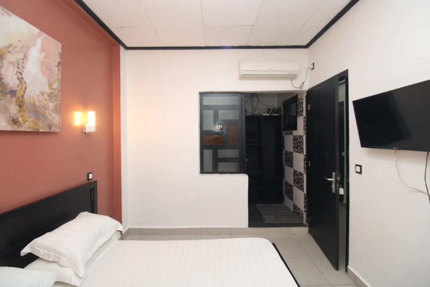 Chambre Meublée Bali, Douala (2/9)