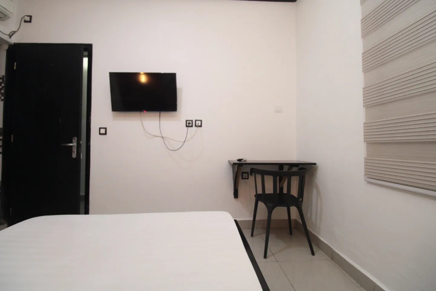 Chambre Meublée Bali, Douala (4/9)