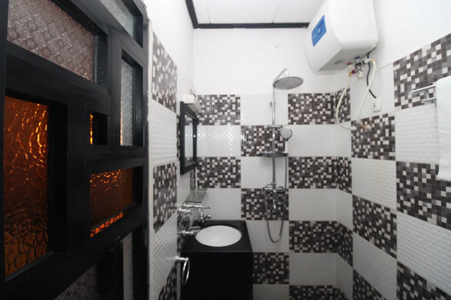 Chambre Meublée Bali, Douala (8/9)