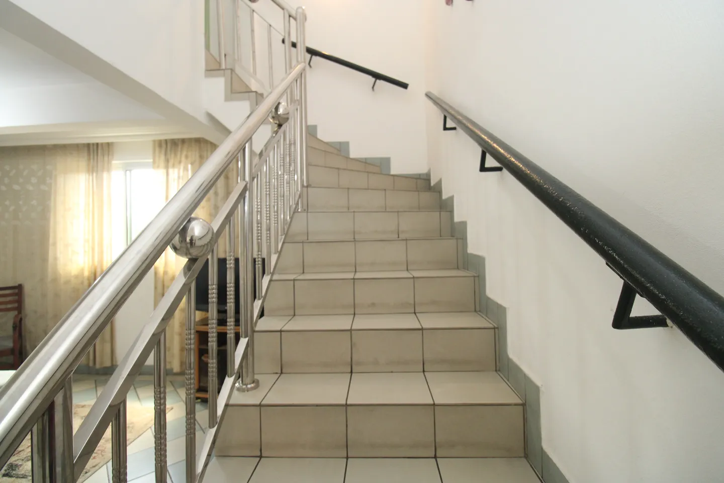 Studio Meublé Bonapriso, Douala (6/19)