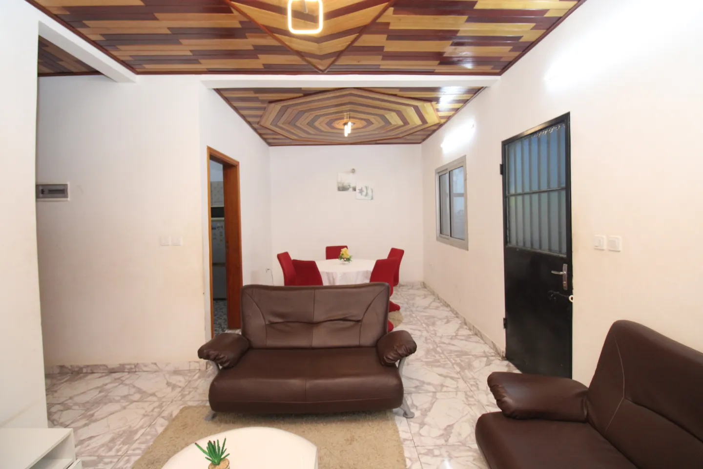 Appartement Meublé Logpom, Douala (1/18)