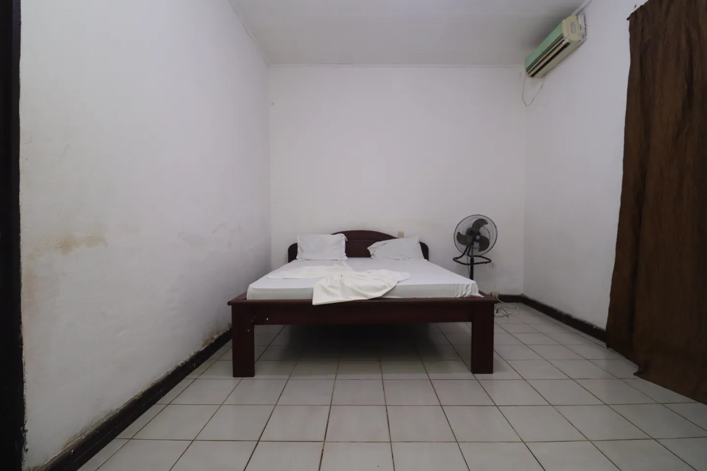 Hôtel Malabo Palace - HMP Chambre "Ventilée" (3/9)