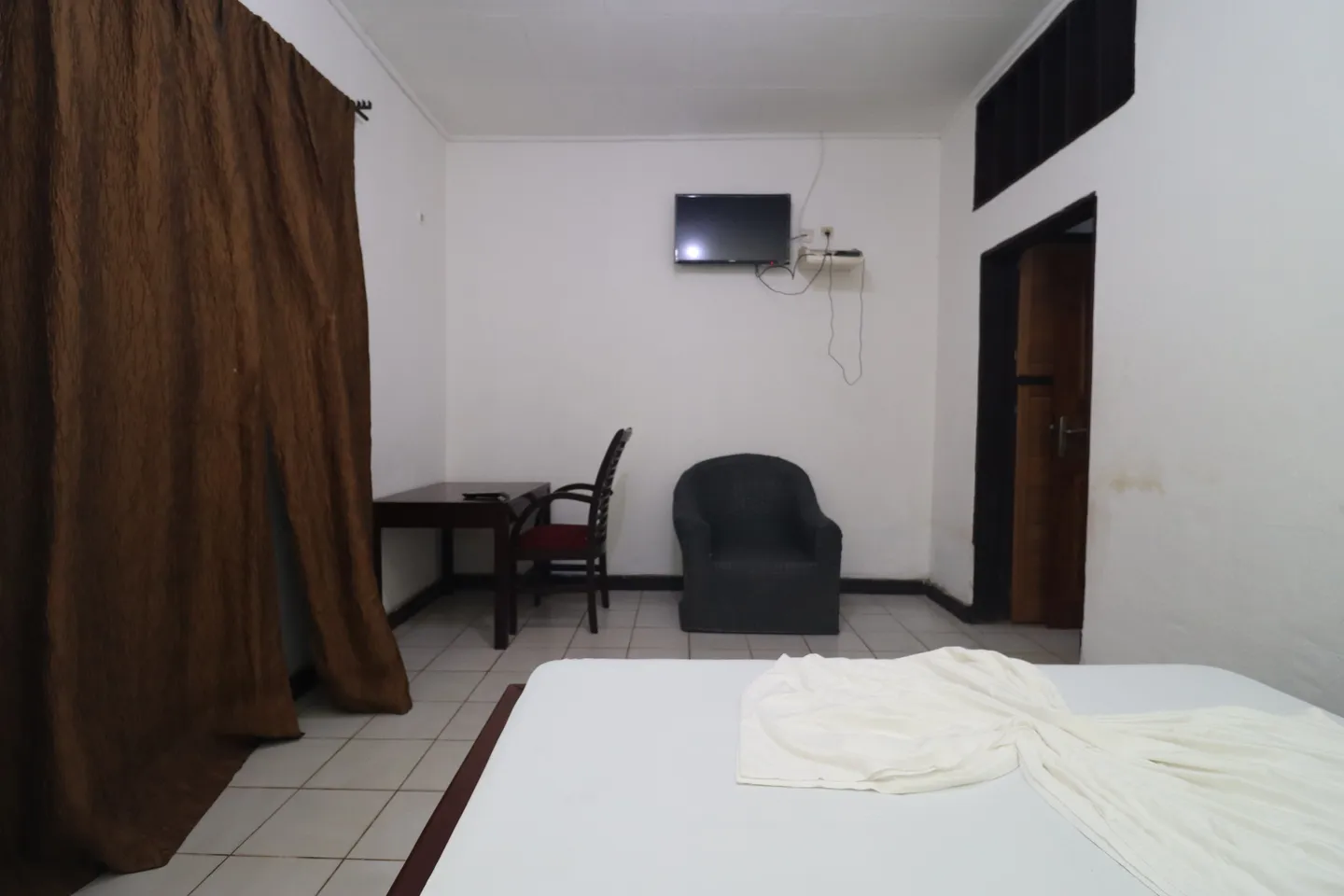 Hôtel Malabo Palace - HMP Chambre "Ventilée" (4/9)