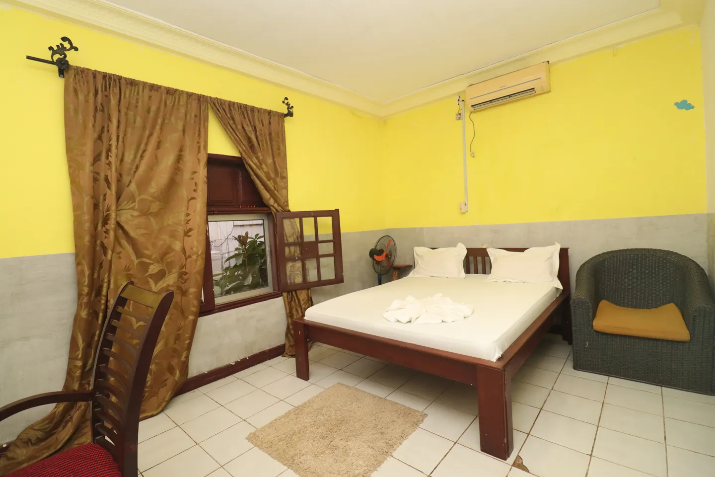 Hôtel Malabo Palace - HMP Chambre "Ventilée" (6/9)