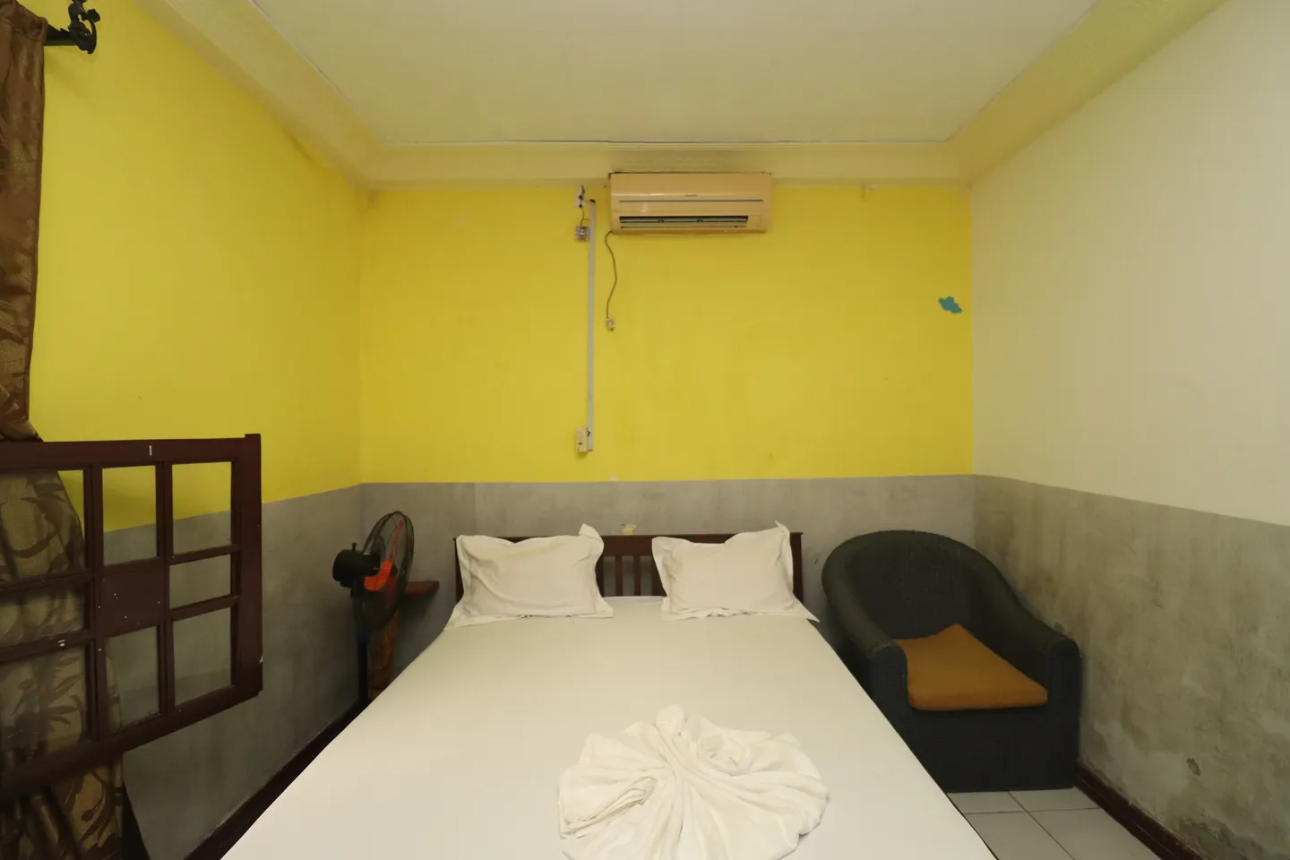 Hôtel Malabo Palace - HMP Chambre "Ventilée" (7/9)