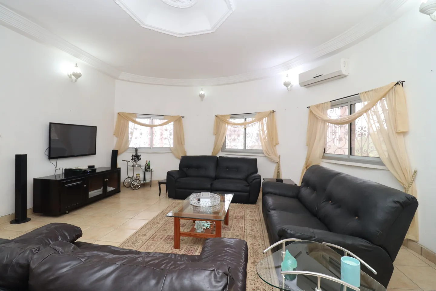 Appartement Meublé Mokundange, Limbé (1/12)