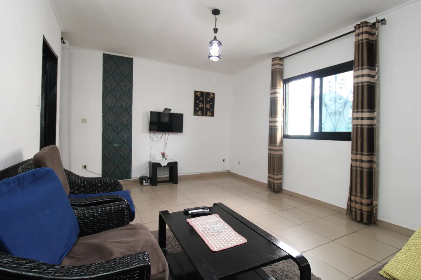Studio Meublé Bonamoussadi, Douala (3/8)