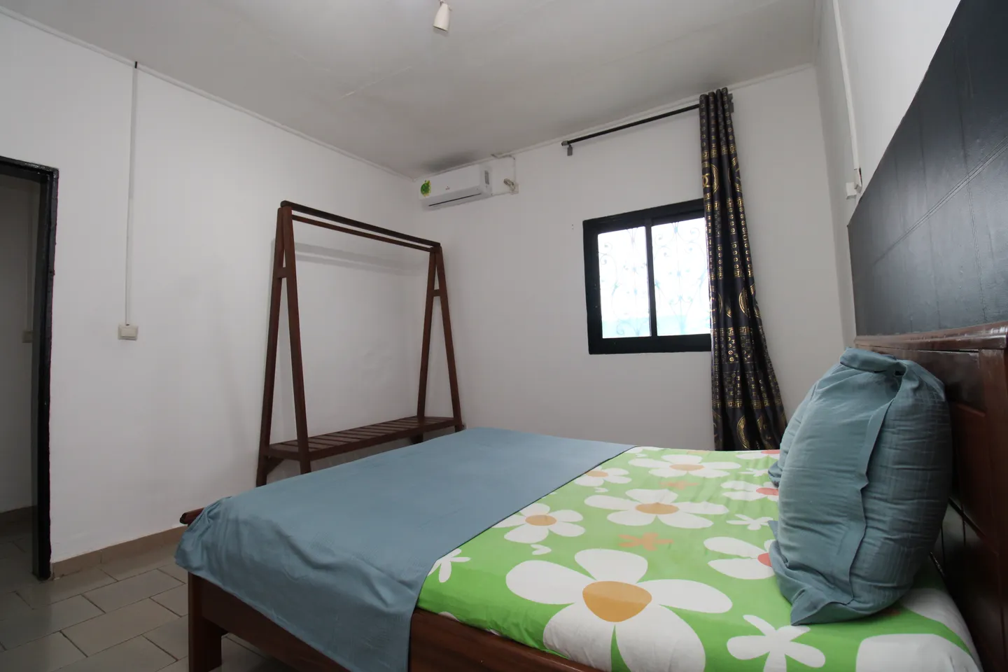Studio Meublé Bonamoussadi, Douala (6/8)