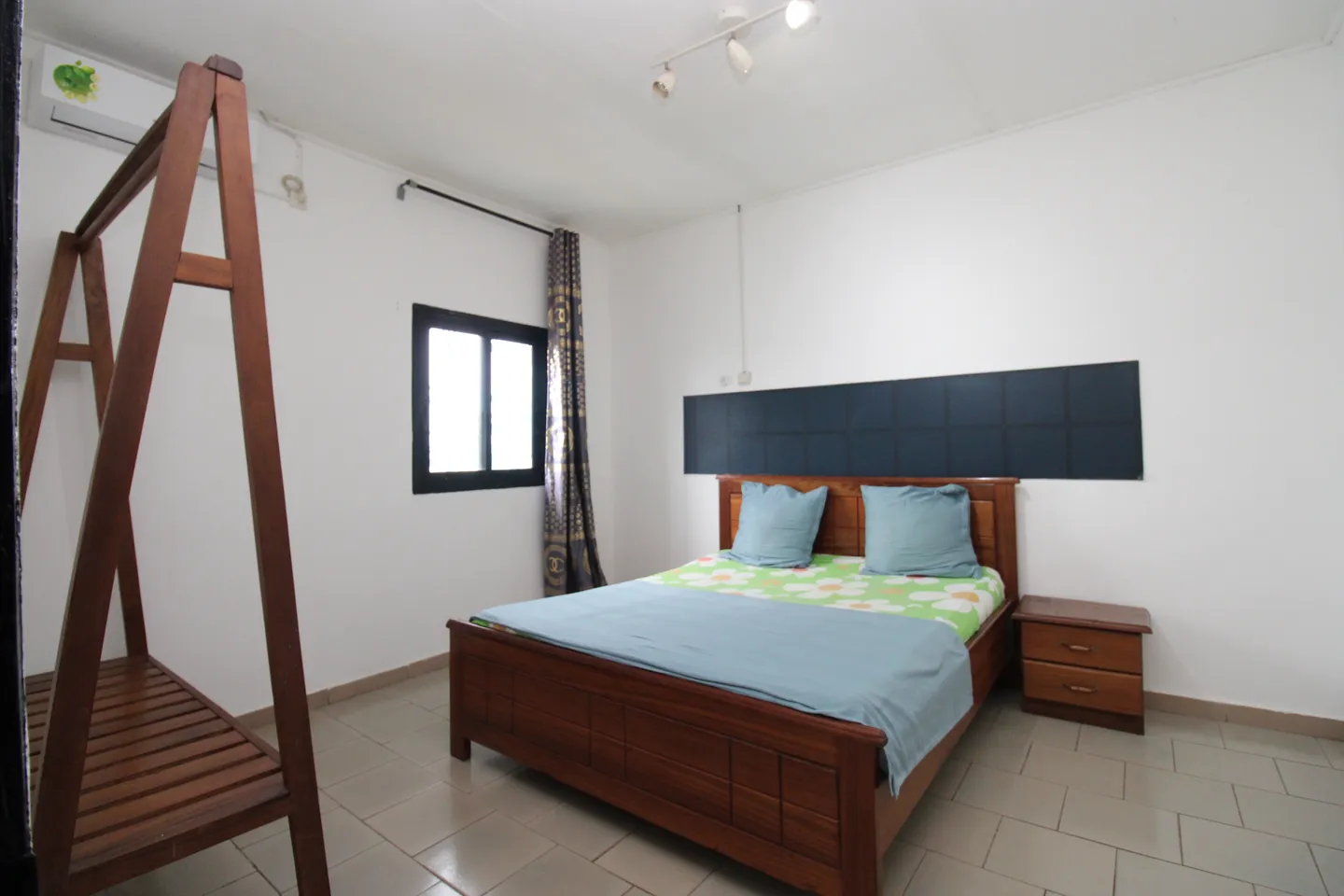 Studio Meublé Bonamoussadi, Douala (7/8)