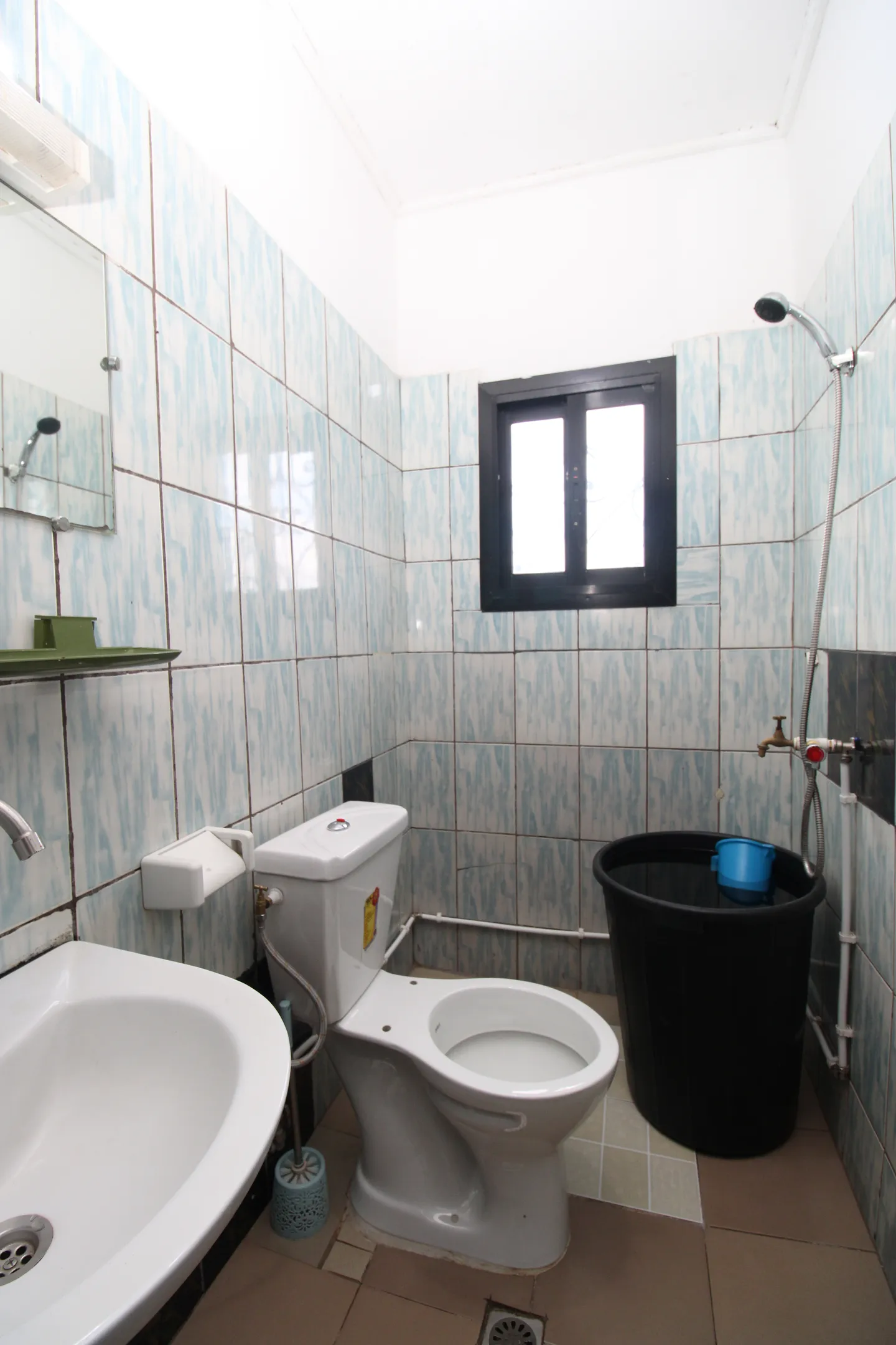 Studio Meublé Bonamoussadi, Douala (8/8)