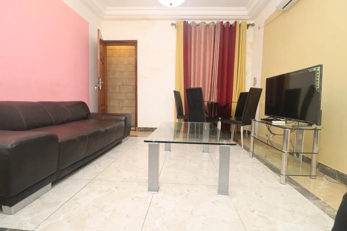 Studio Meublé Makepe, Douala (1/8)