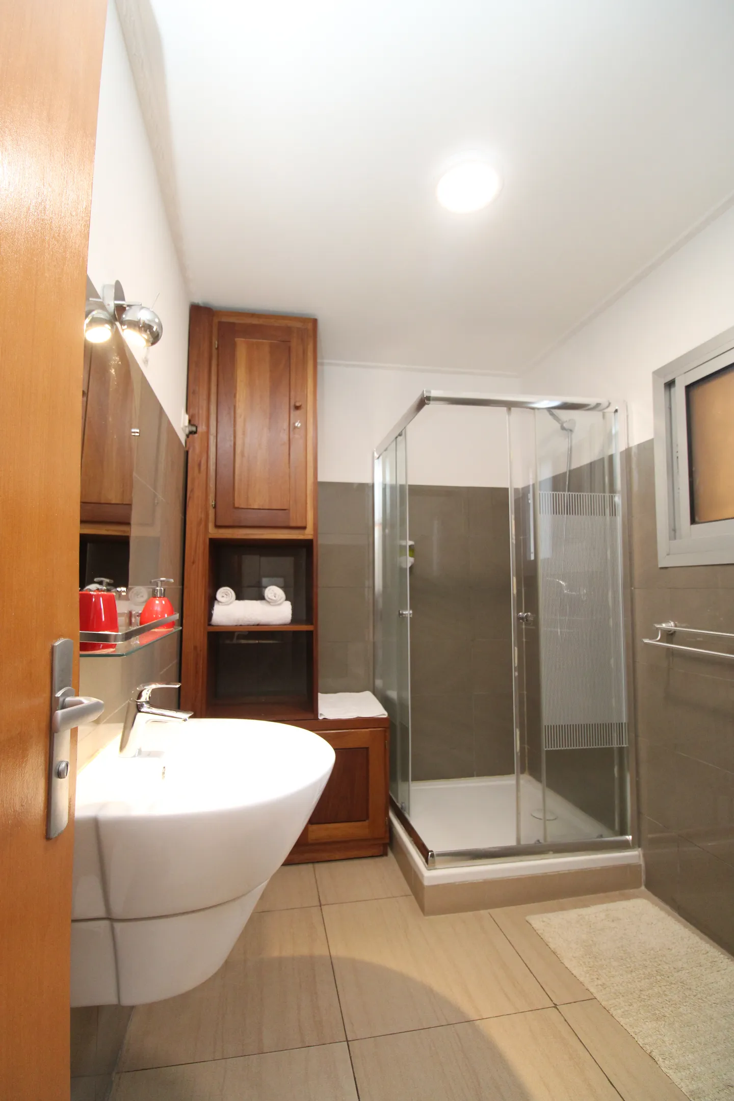 Chambre Meublée Bonapriso, Douala (7/16)