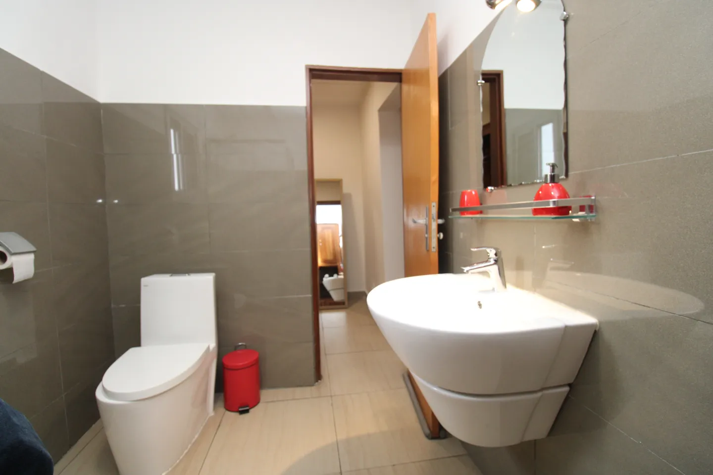 Chambre Meublée Bonapriso, Douala (8/16)