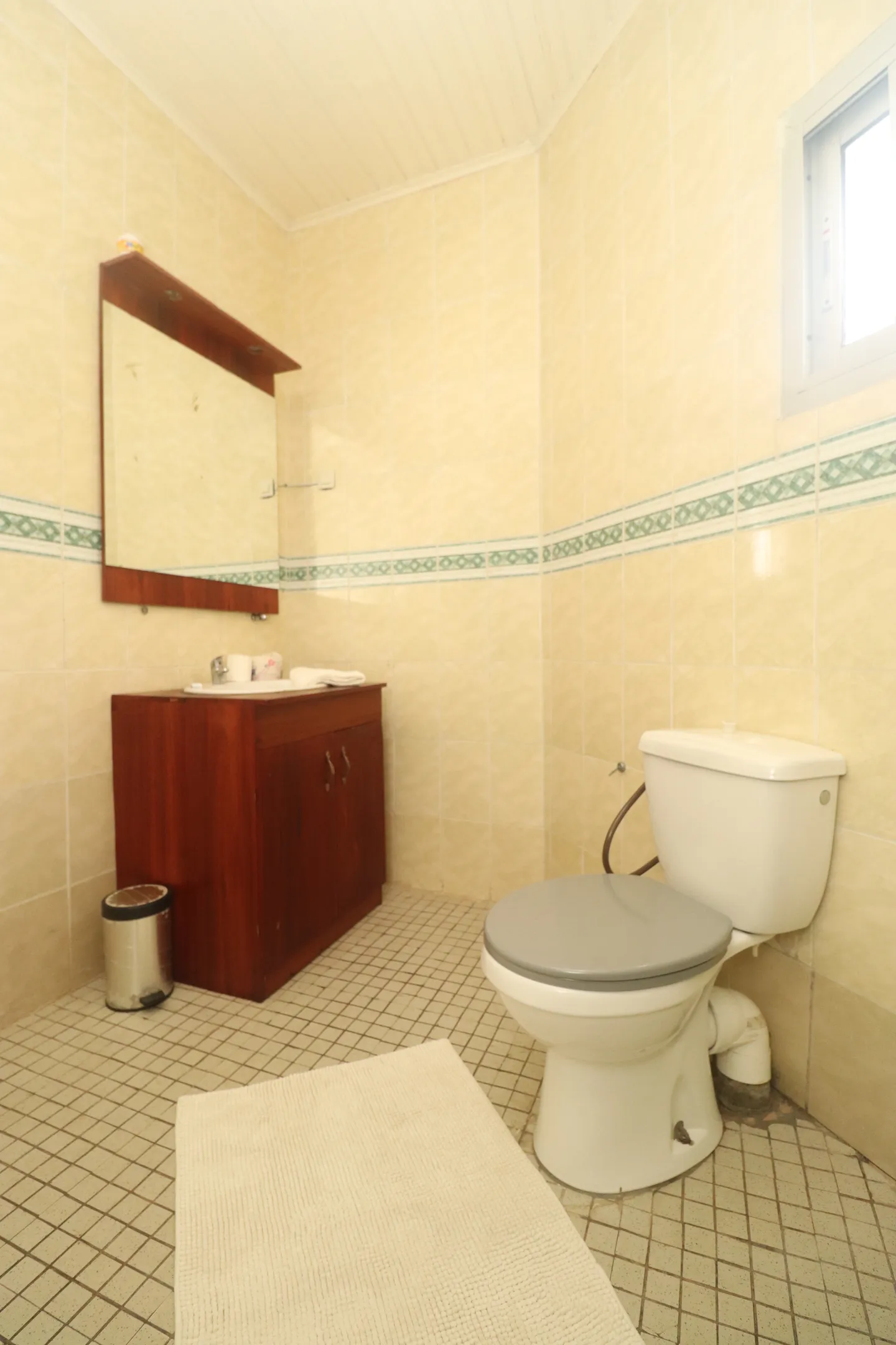 Studio Meublé Mahelet, Kribi (8/9)