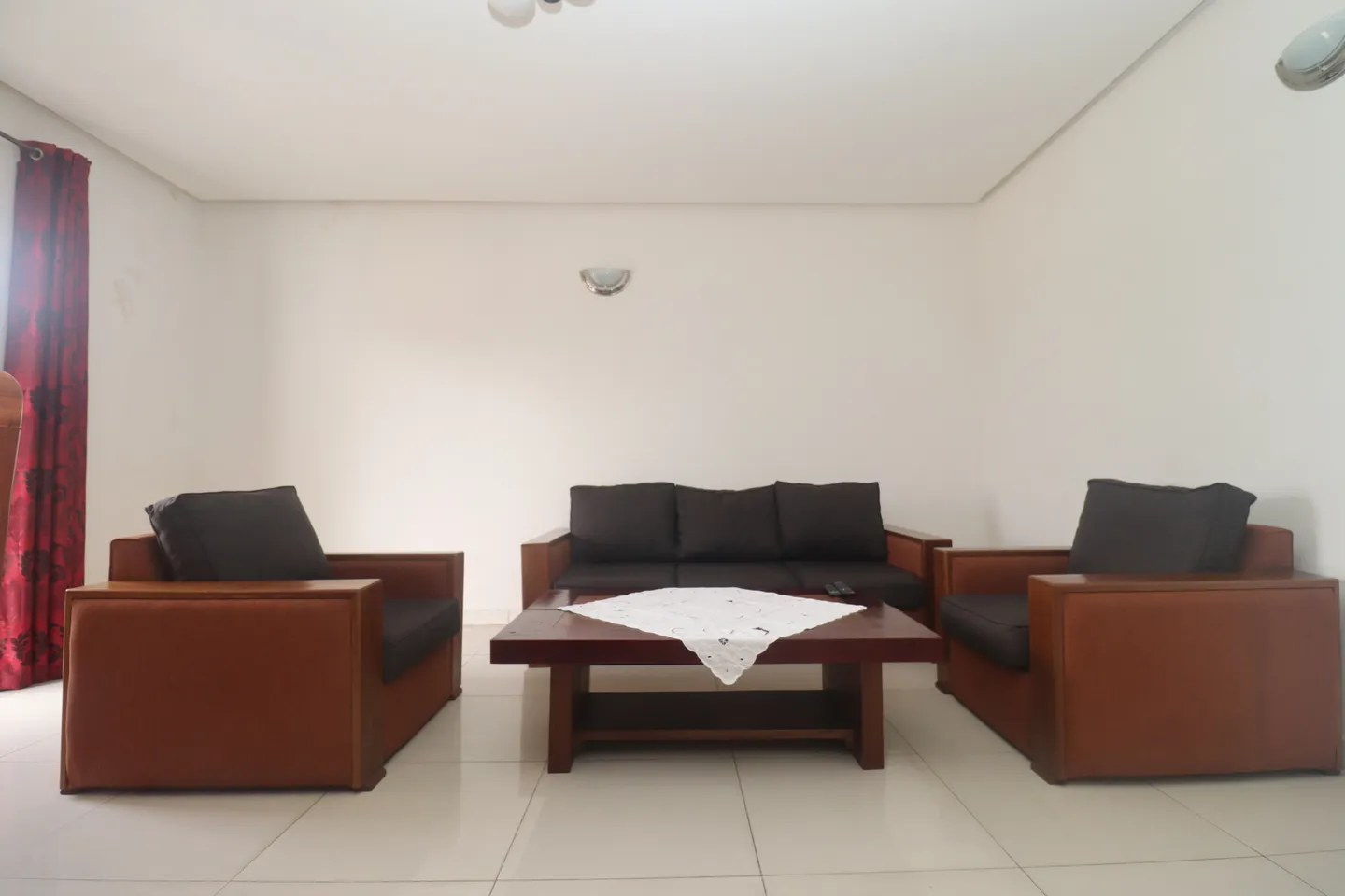 Appartement Meublé Bonapriso, Douala (1/17)