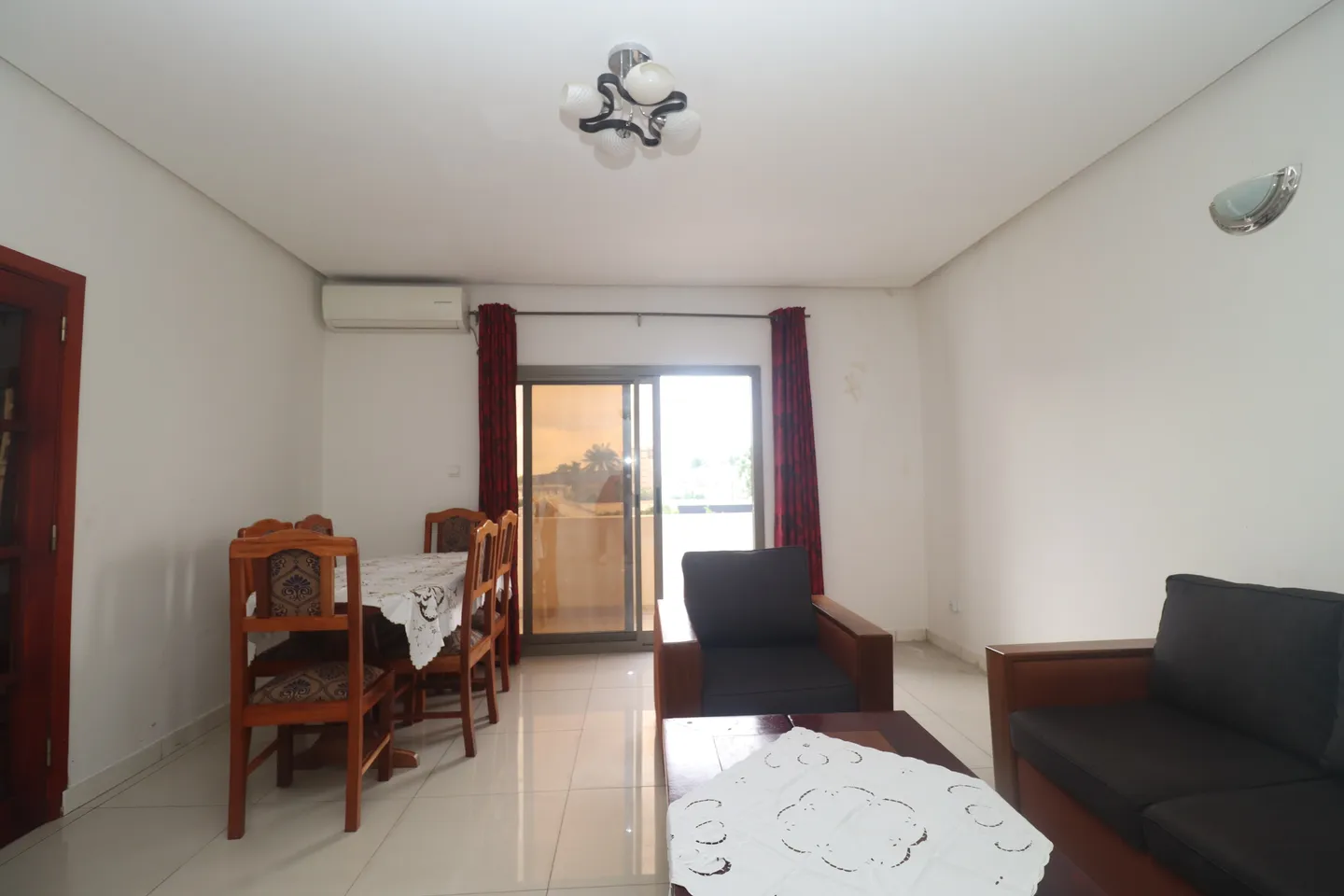Appartement Meublé Bonapriso, Douala (2/17)