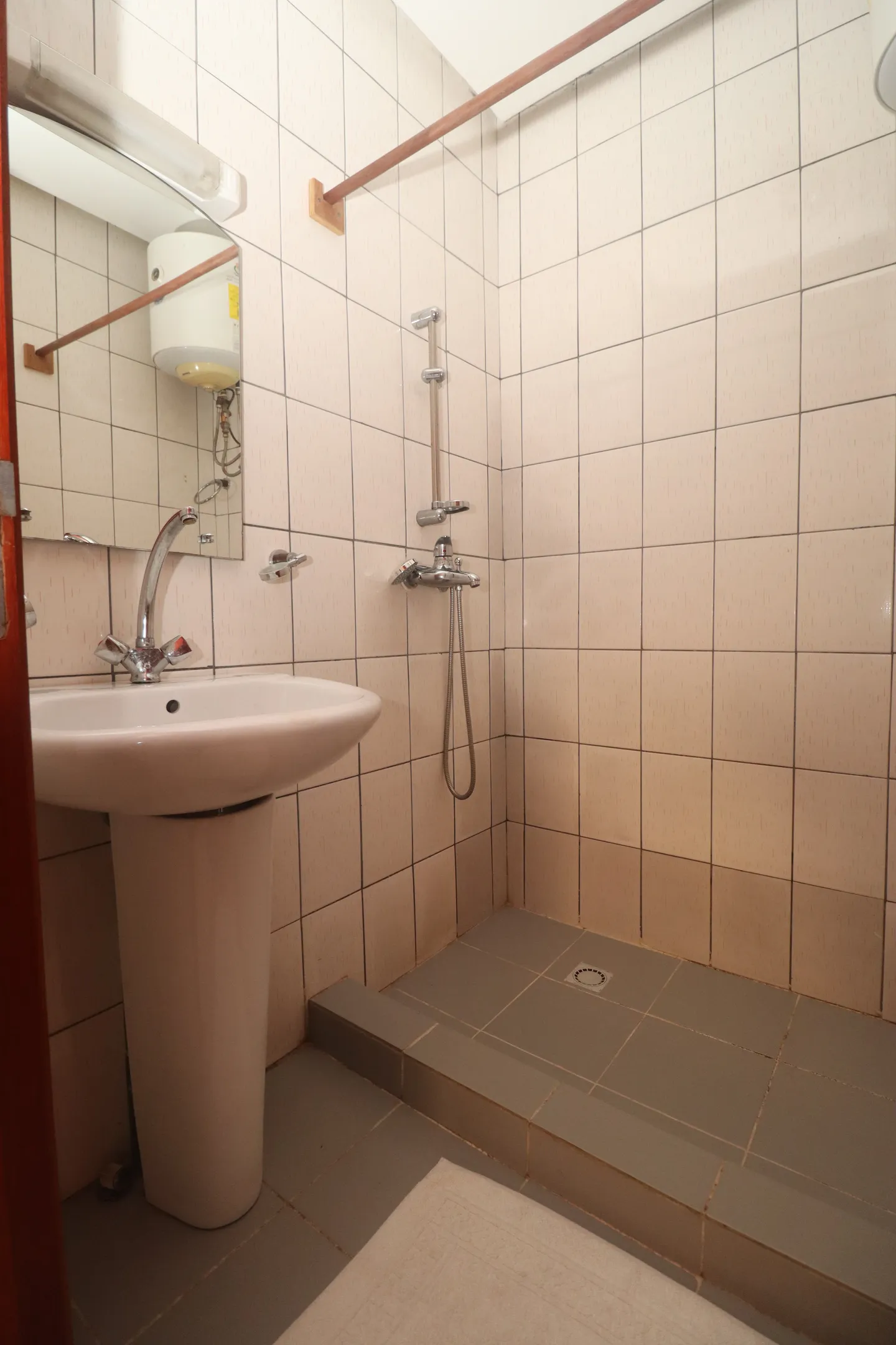 Appartement Meublé Bonapriso, Douala (7/17)