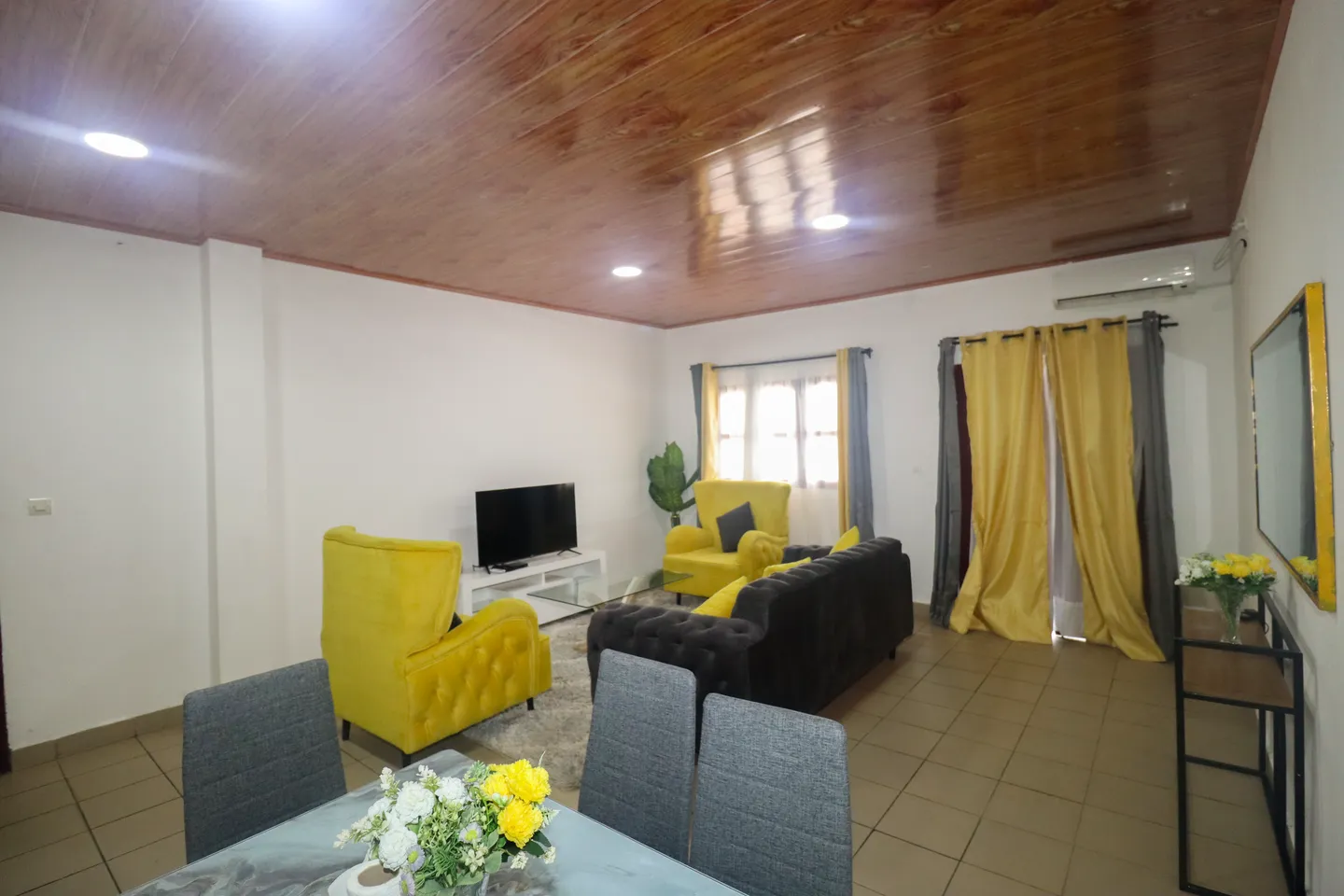 Appartement Meublé Bonamoussadi, Douala (2/12)