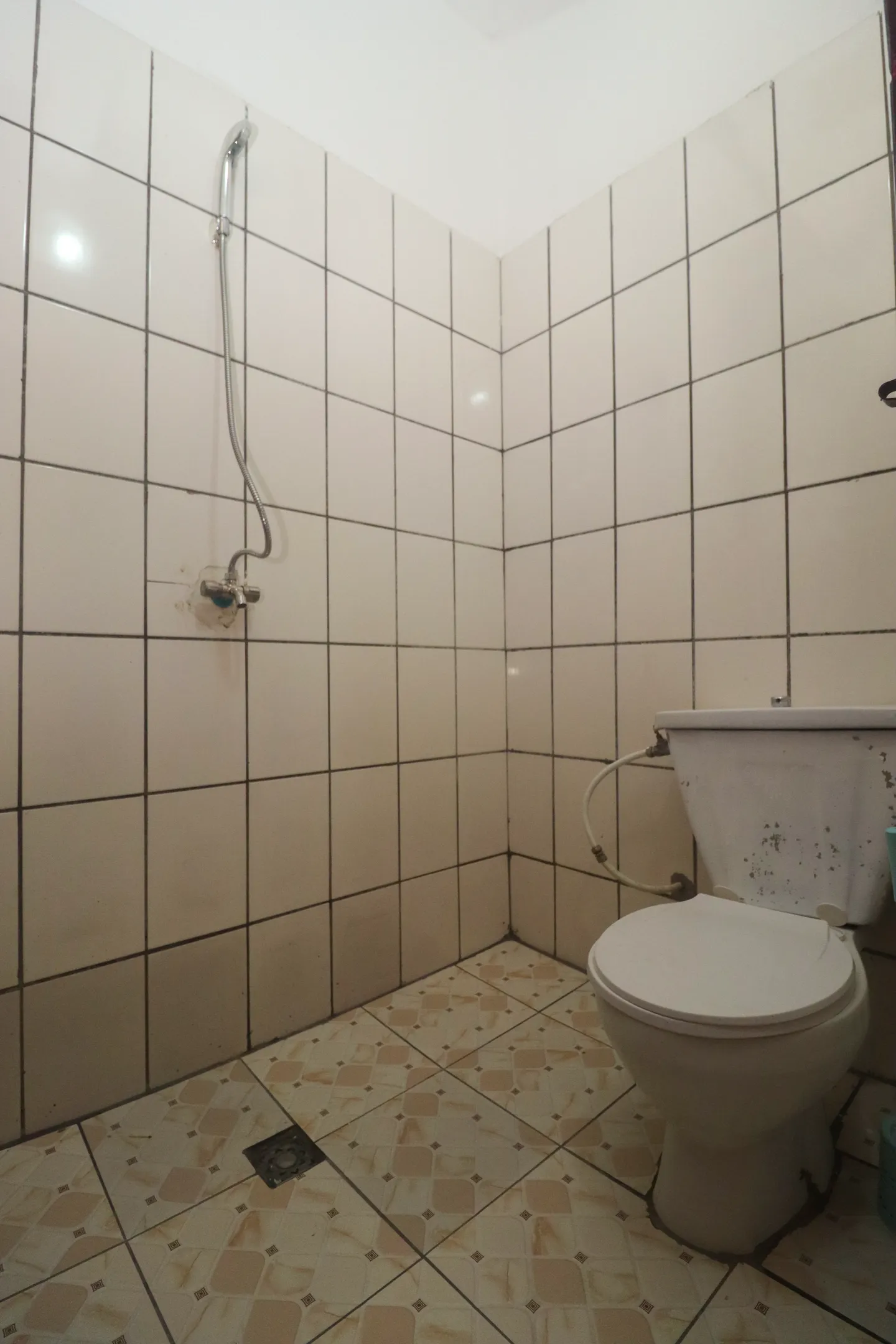Appartement Meublé Bonamoussadi, Douala (8/12)